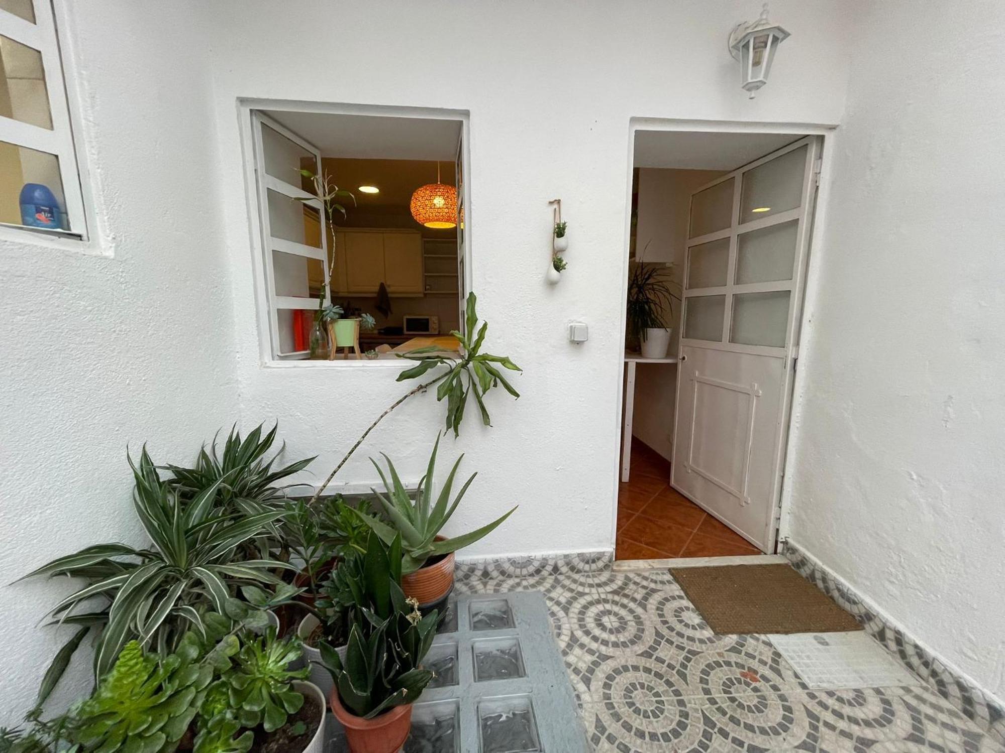 Shared Apartment With Bright Private Patio In Lisboa Exterior foto