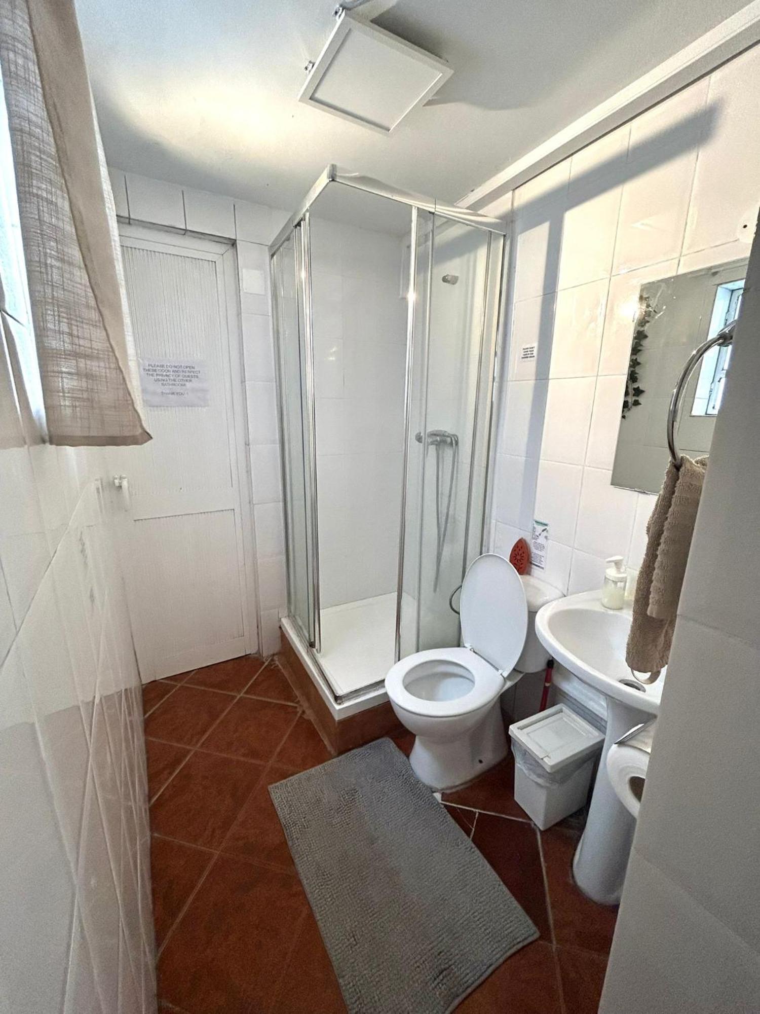 Shared Apartment With Bright Private Patio In Lisboa Exterior foto